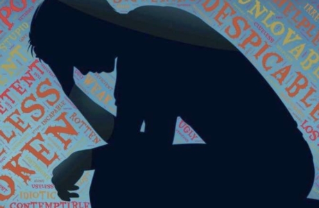 Inattualità/5 — Sul tatto della diagnosi. Contro l’uso improprio del lessico clinico e la banalizzazione della violenza